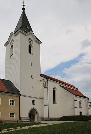 St. Gotthard, Pfarrkirche St. Gotthard, Langhaus Ende 14. Jh., Chor und Seitenkapelle 2. Hälfte 15. Jh.